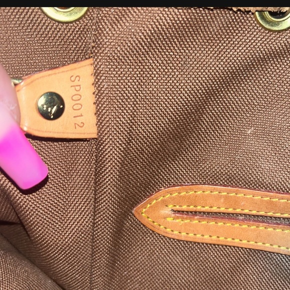 Backpack - Picture 7 of 8